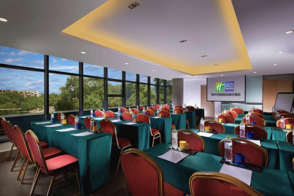 Holiday Inn Express Yangzhou City Center By Ihg Buitenkant foto