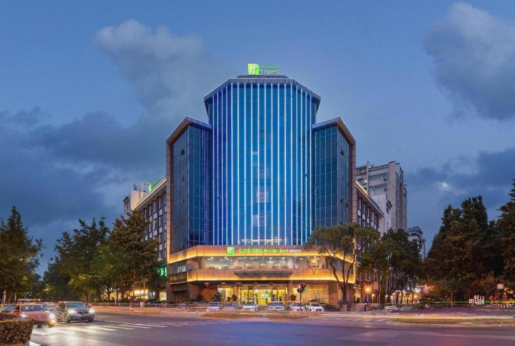 Holiday Inn Express Yangzhou City Center By Ihg Buitenkant foto