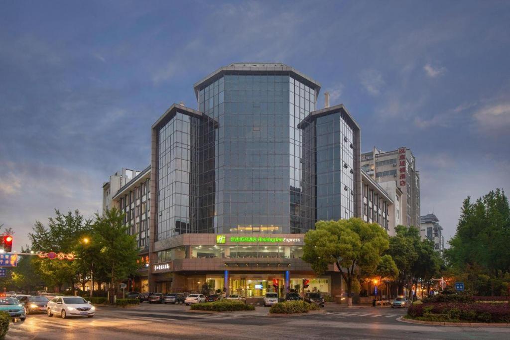Holiday Inn Express Yangzhou City Center By Ihg Buitenkant foto